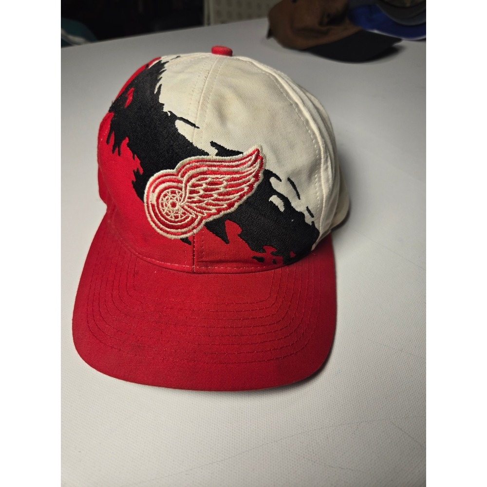 Logo 7 Detroit Red Wings Hat Mens OSFM Red White Fair Vintage NHL Snapback